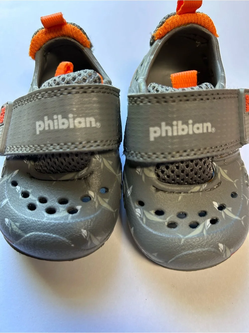 Stride Rite Made 2 Play Phibian Grey Shark baby Water sneakers Size 3M